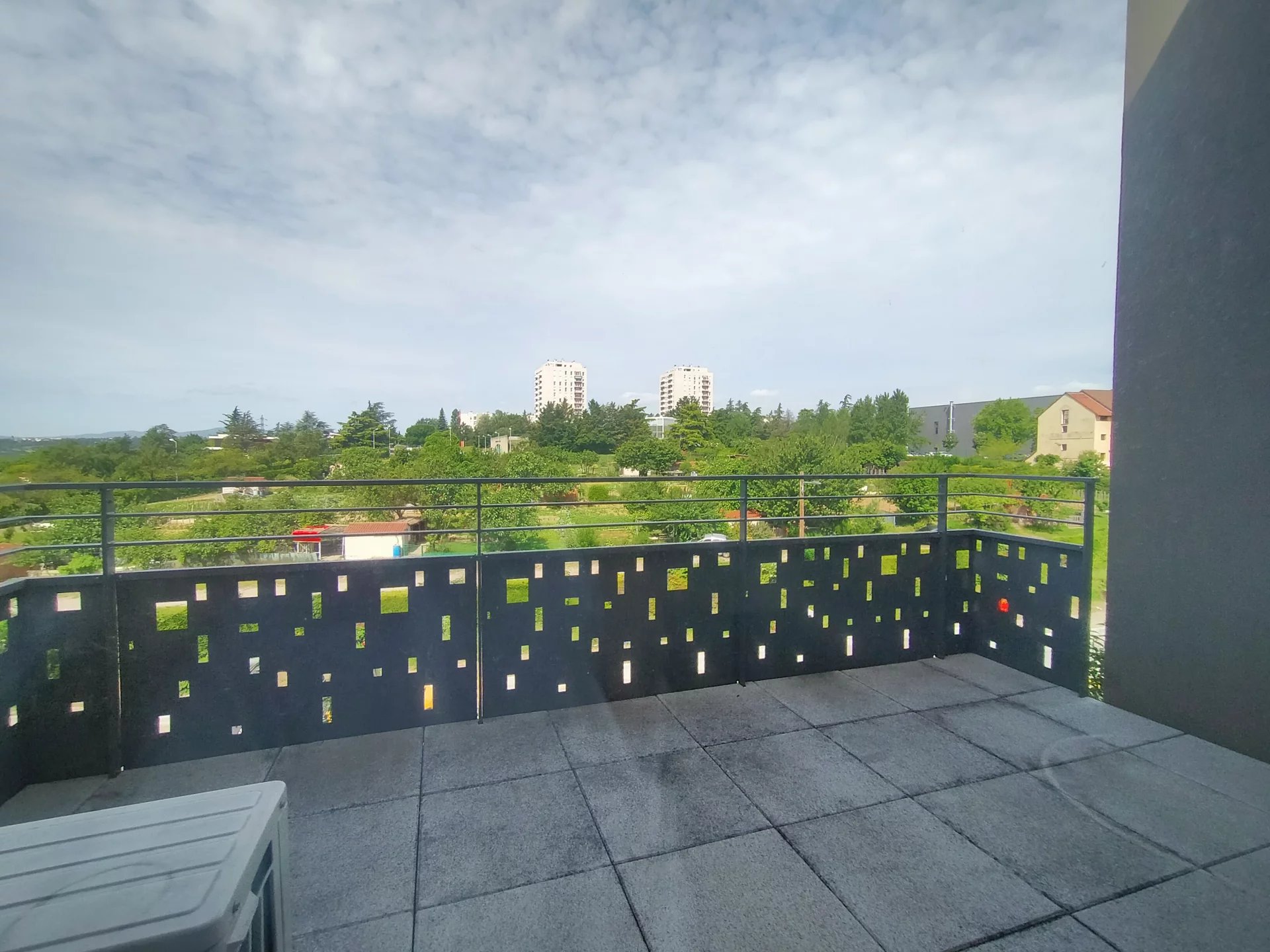 85858898 Location Vénissieux