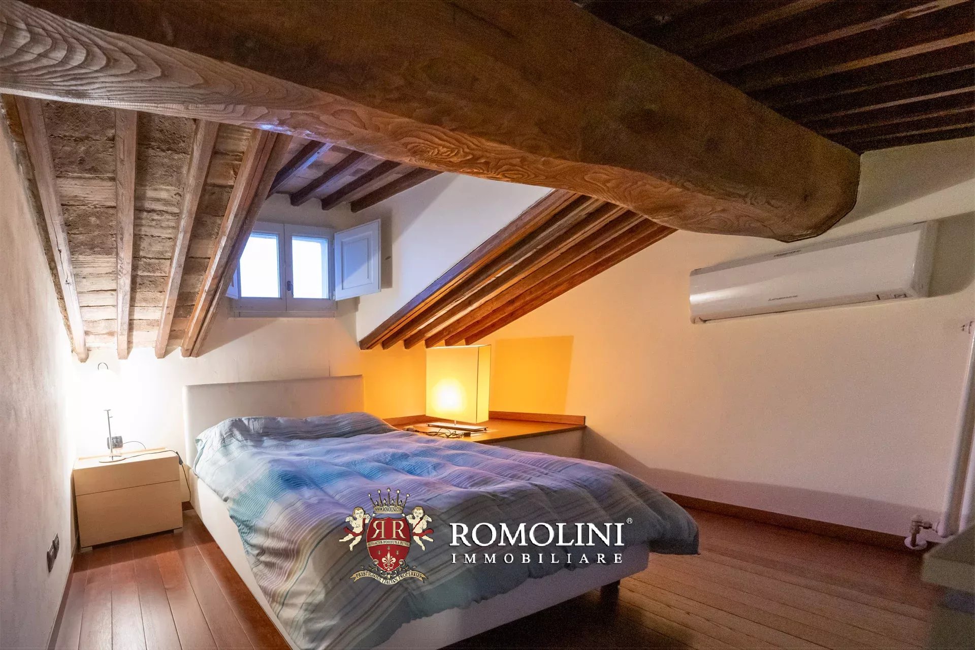COZY 60-SQM PENTHOUSE FOR SALE IN THE HISTORICAL CENTER OF AREZZO