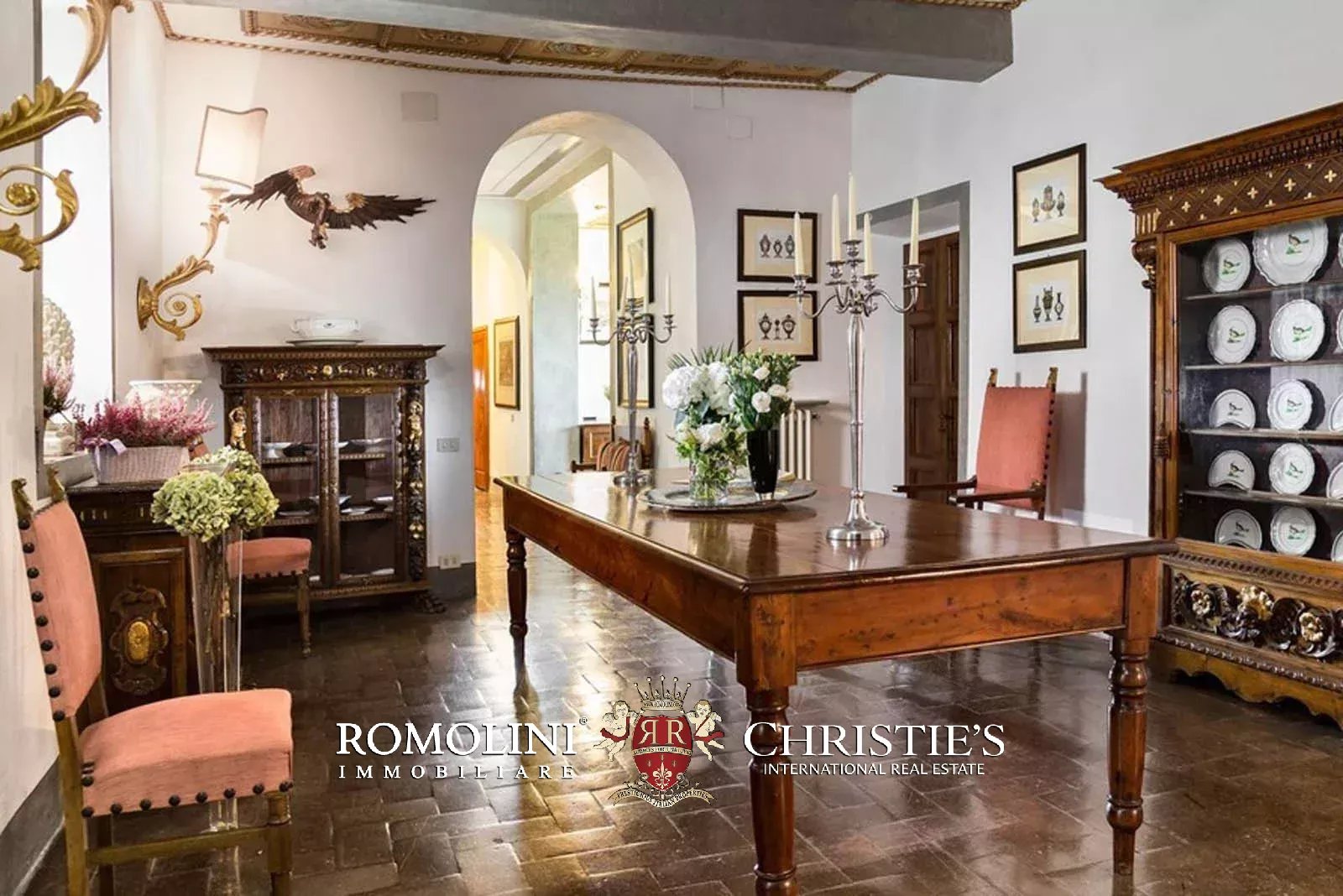 LUXURY HISTORICAL VILLA FOR SALE IN RADDA IN CHIANTI, TUSCANY