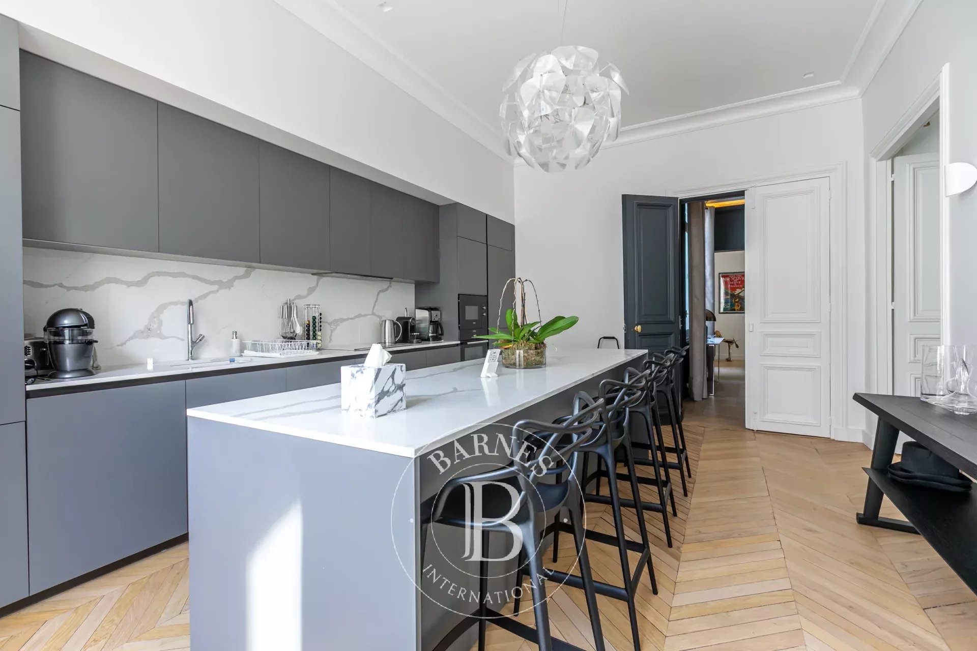 Daire Paris 8ème - picture 5