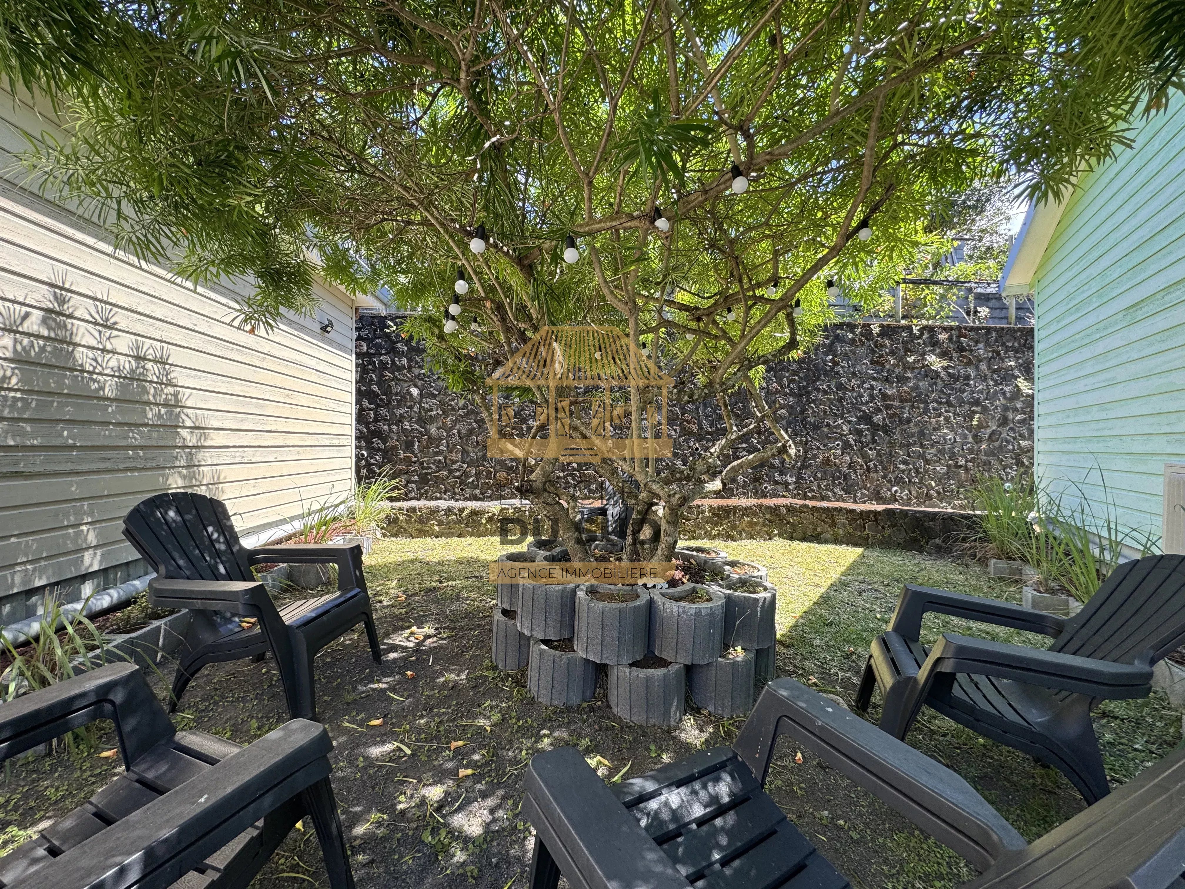 SAINT-PHILIPPE – BASSE VALLÉE – ENSEMBLE DE 5 BUNGALOWS EN LOCATION SAISONNIÈRE