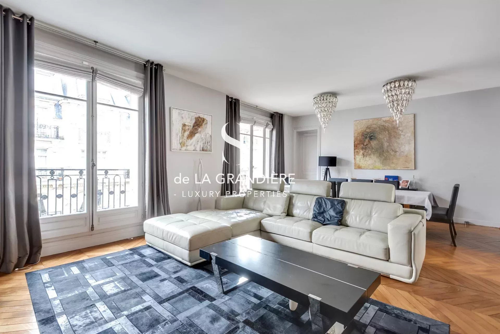 Paris 16ème - rue Raynouard - 163m2