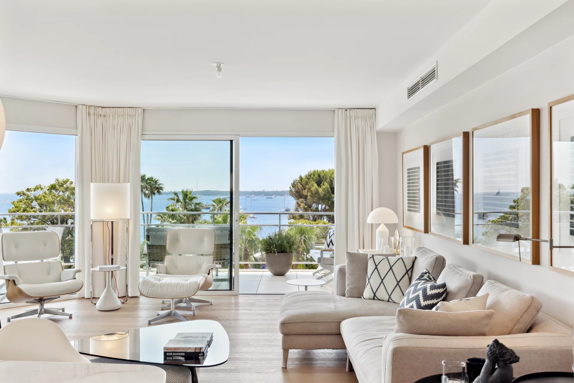 Palm Beach – A Yacht-Finish Apartment with Sea Views and Prestige