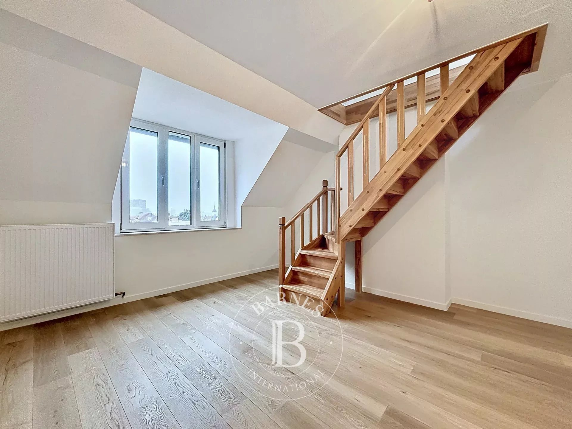 Spacieux Duplex 2 chambres – 150 m² – Quartier Européen