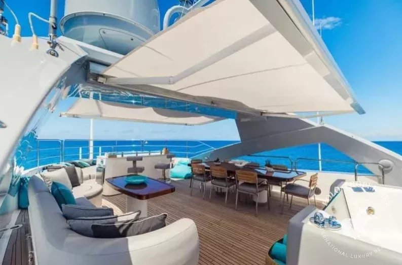 Yacht avec jacuzzi et bar lounge  - Cannes