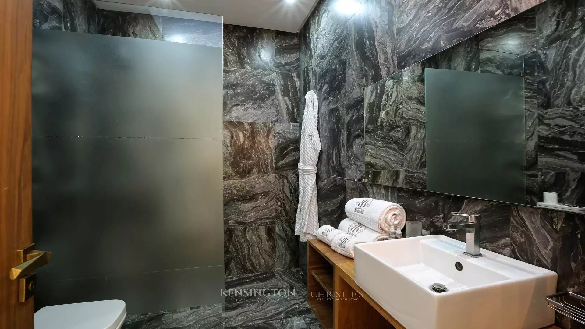 7 Bedroom Villa/Townhouse's Image 20