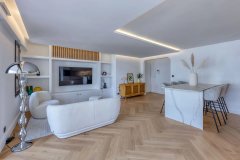 CANNES Palm Beach – 3-bedroom apartment with lateral sea view, terrace, garage, and cellar — photo 4 of 7