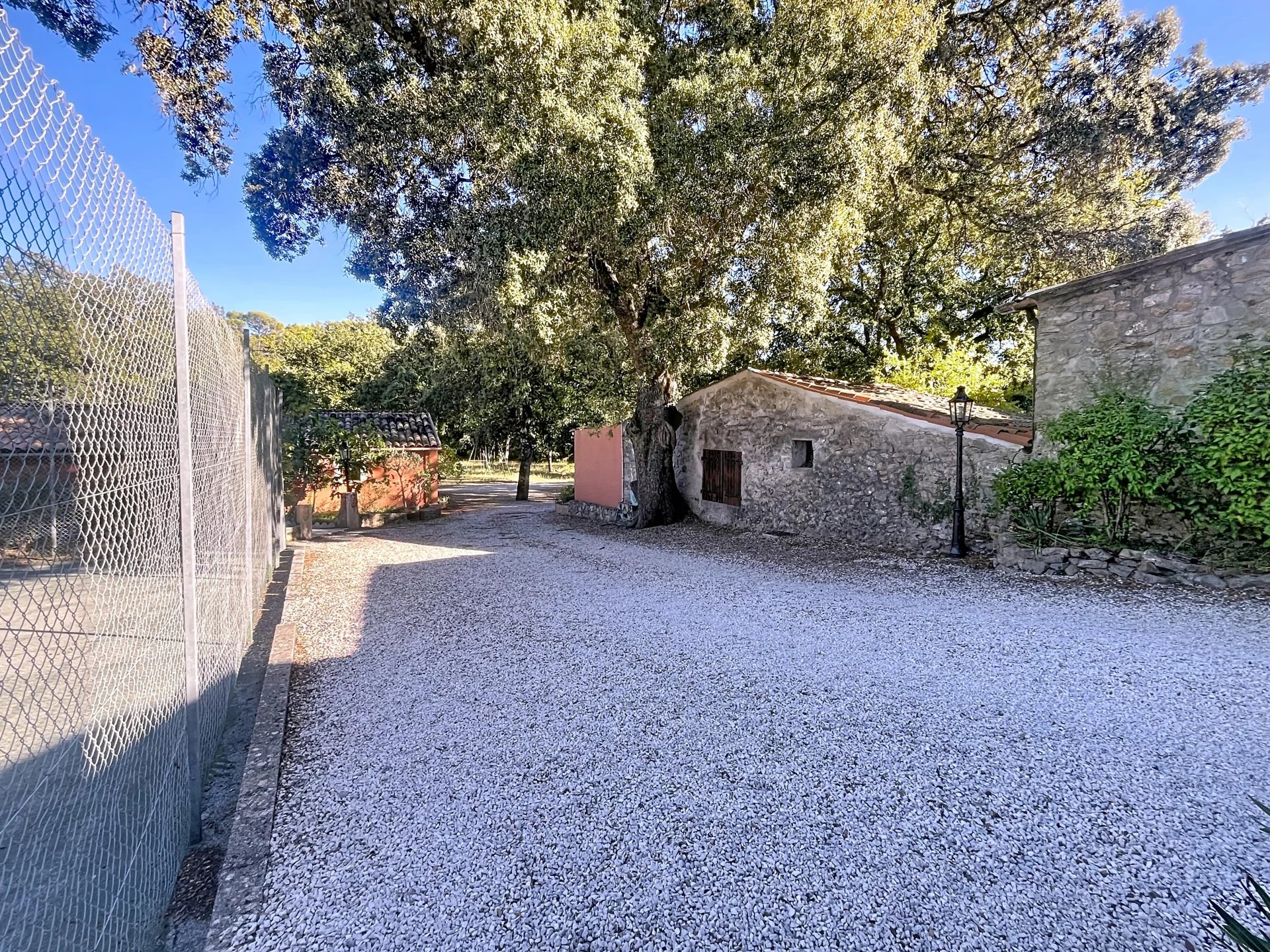 17th century bastide nestled in the heart of 2.8 hectares in Besse sur Issole 17th century bastide nestled in the heart of 2.8 hectares in Besse sur Issole