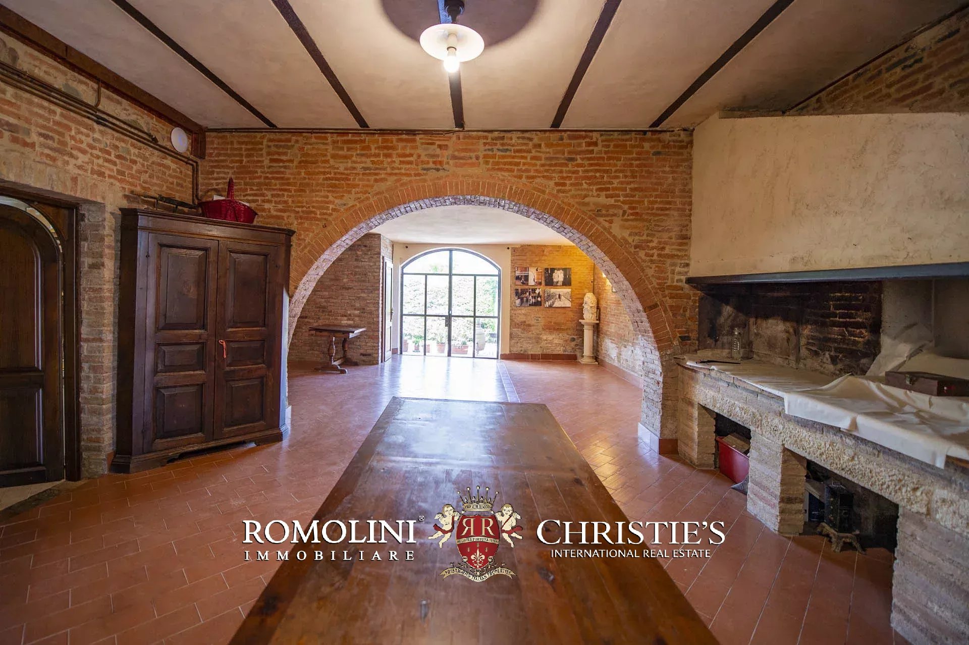 34 Bedroom Vineyard's Image 74