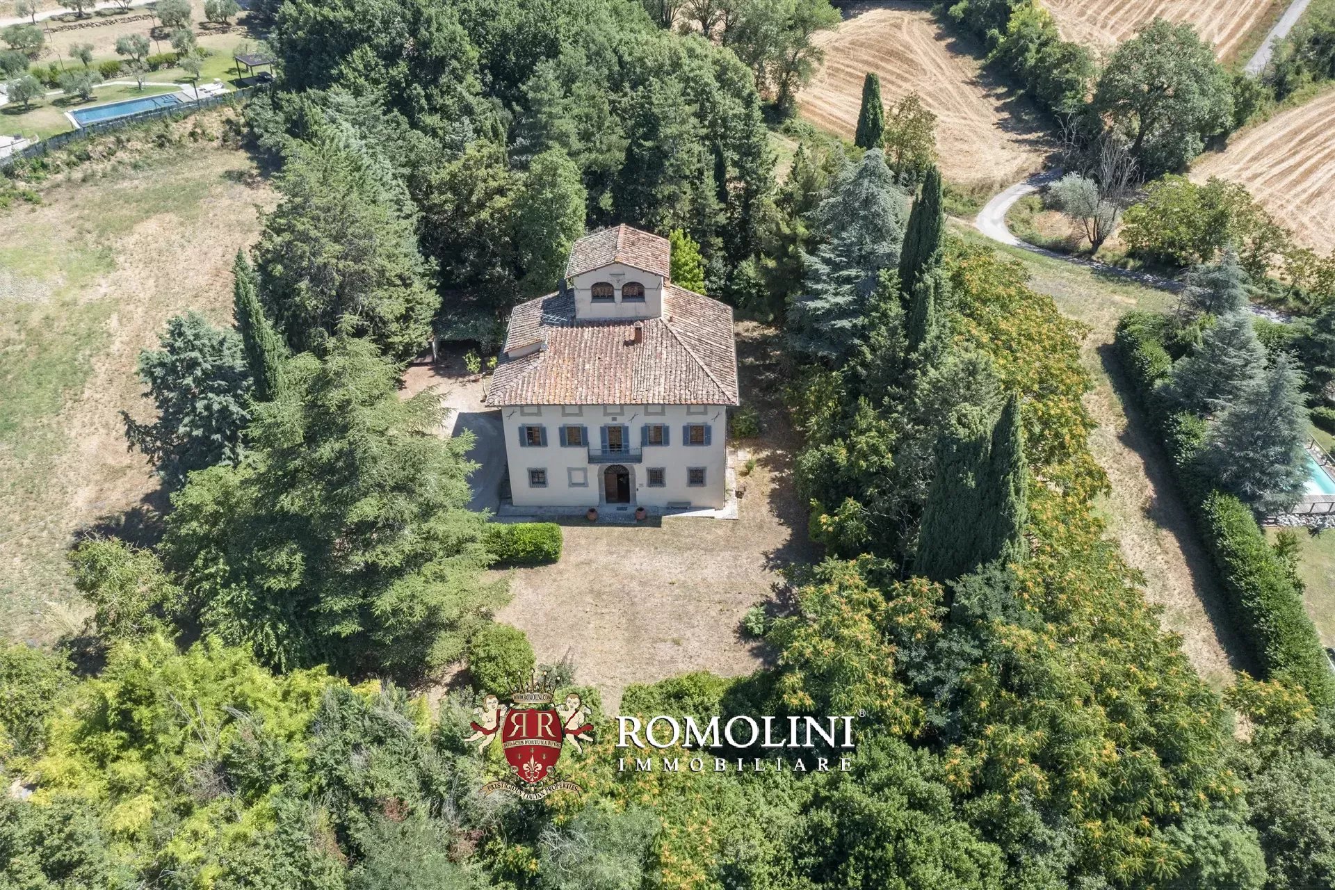 6 Bedroom Villa/Townhouse's Image 9