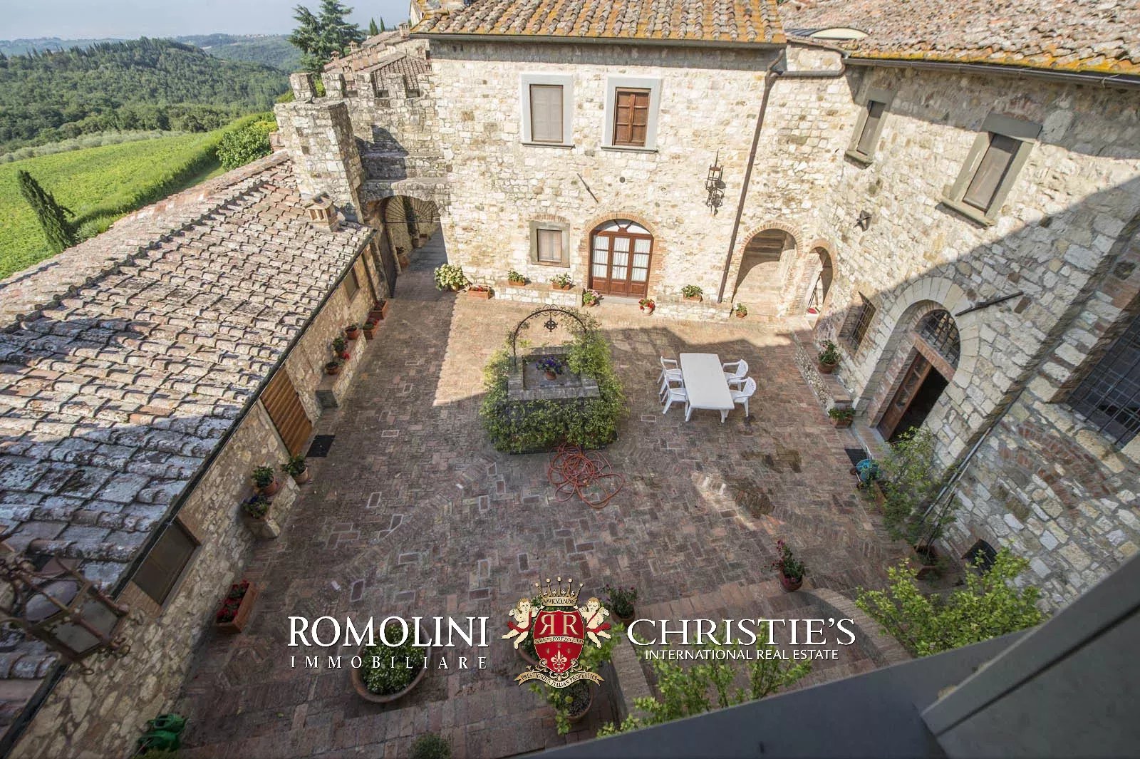 20 Bedroom Vineyard's Image 34