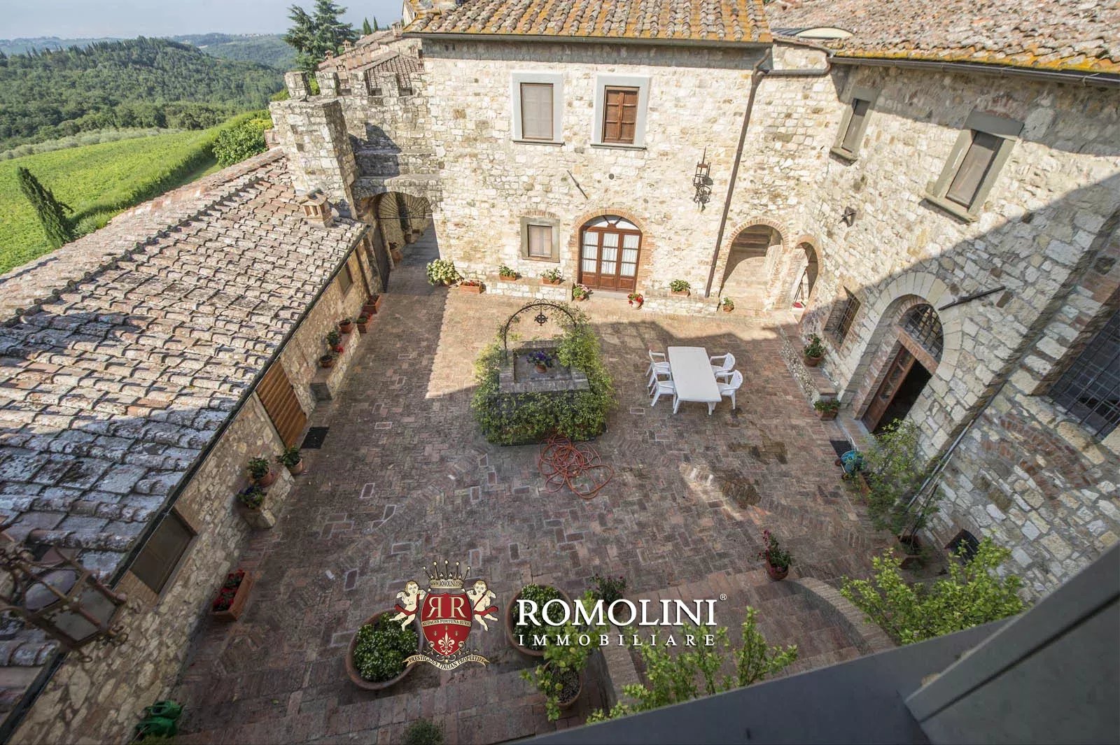 20 Bedroom Vineyard's Image 34
