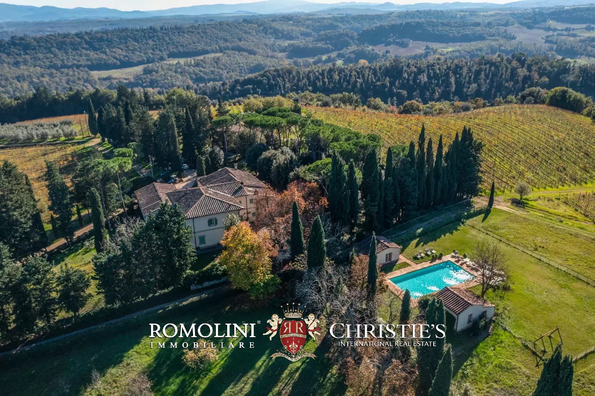 35 Bedroom Vineyard's Image 16