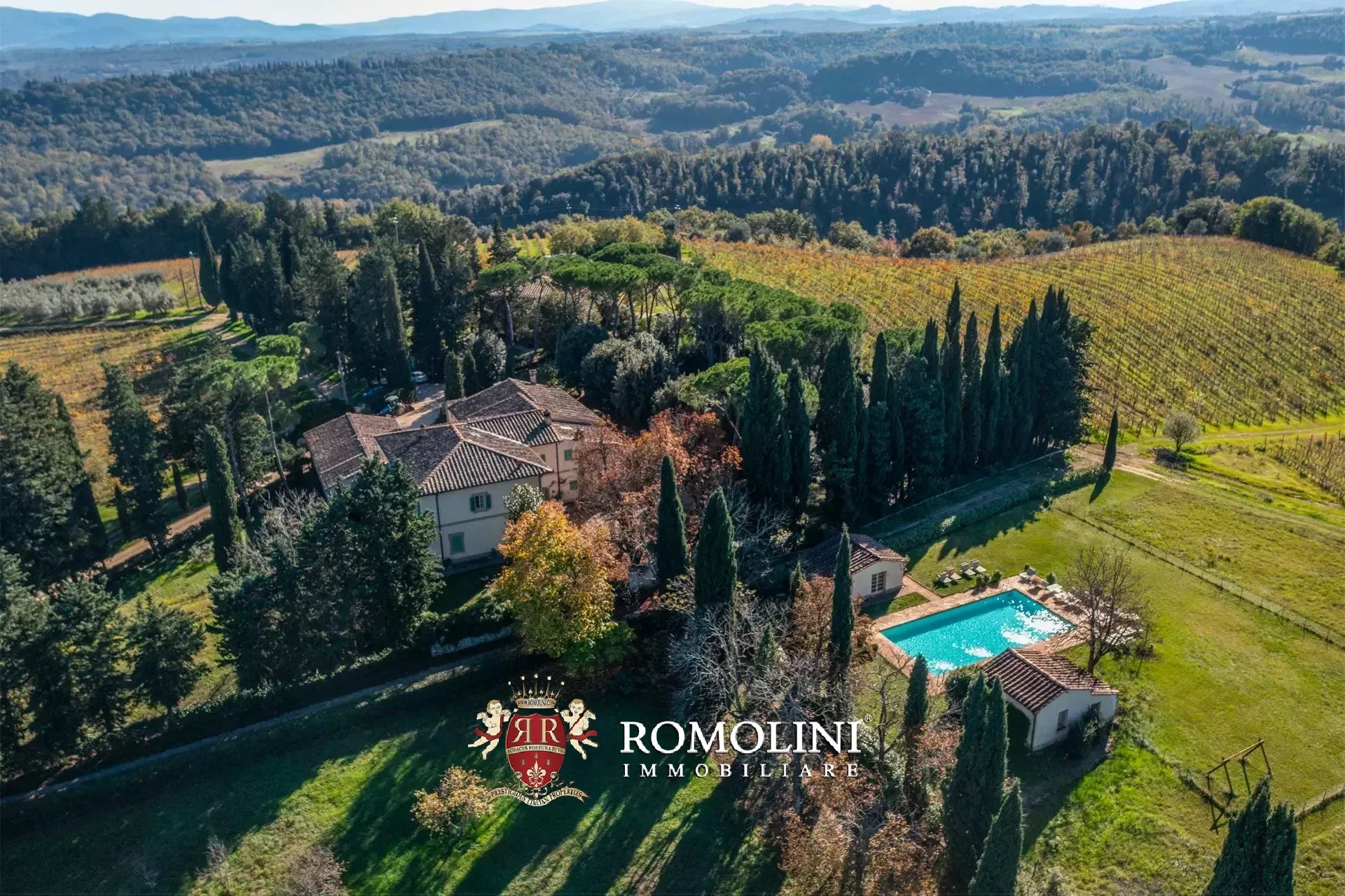 35 Bedroom Vineyard's Image 16
