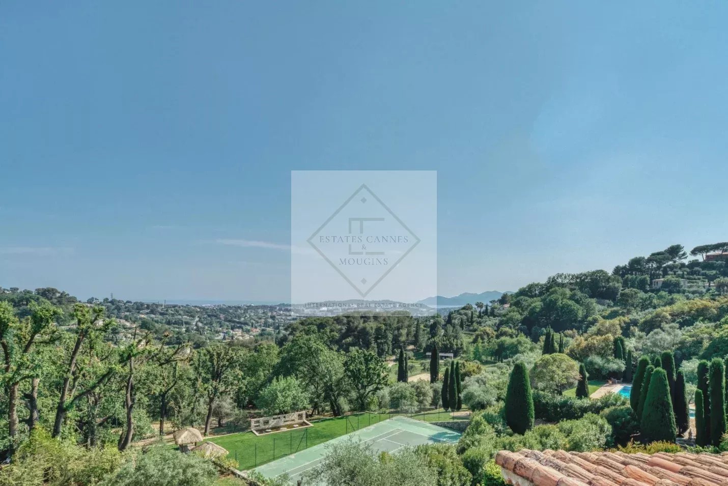 Villa Provençale avec piscine et court de tennis, à pied du village de Mougins — photo 22