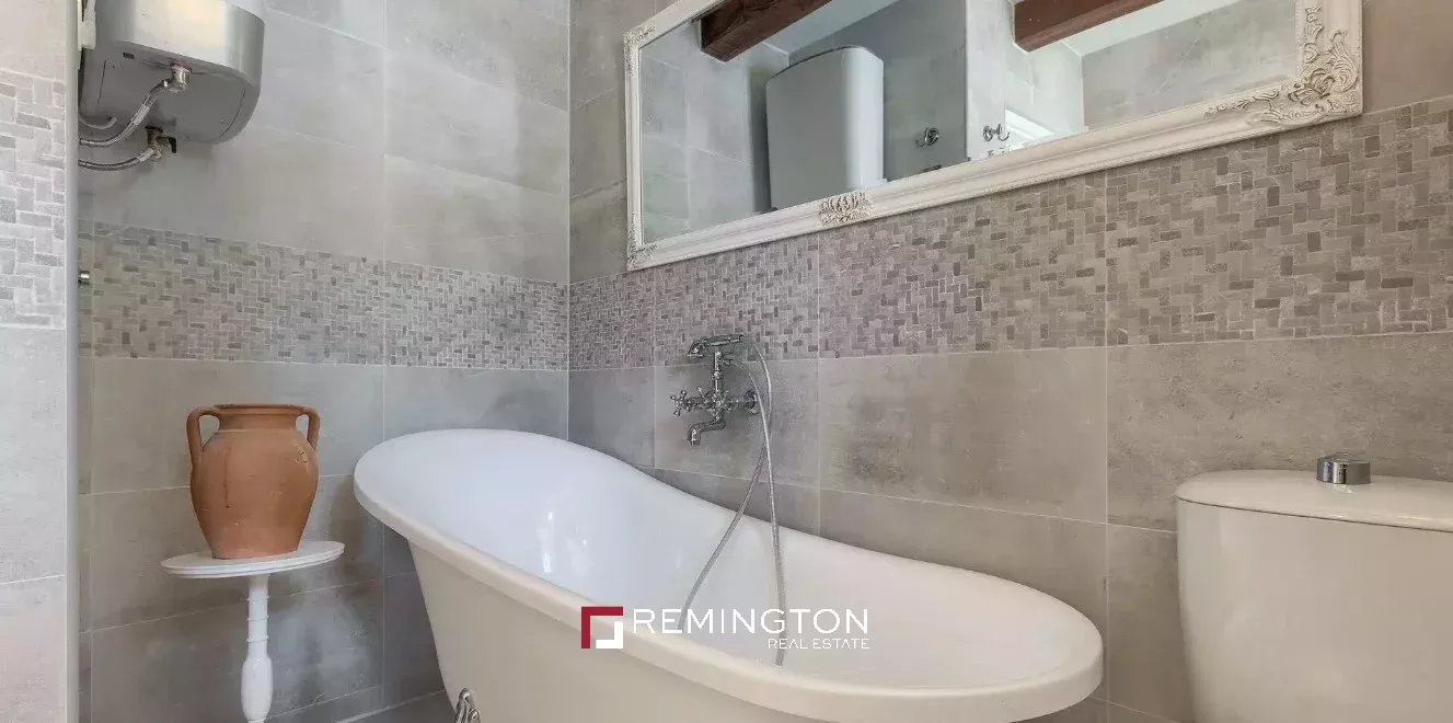 5 Bedroom Villa/Townhouse's Image 6