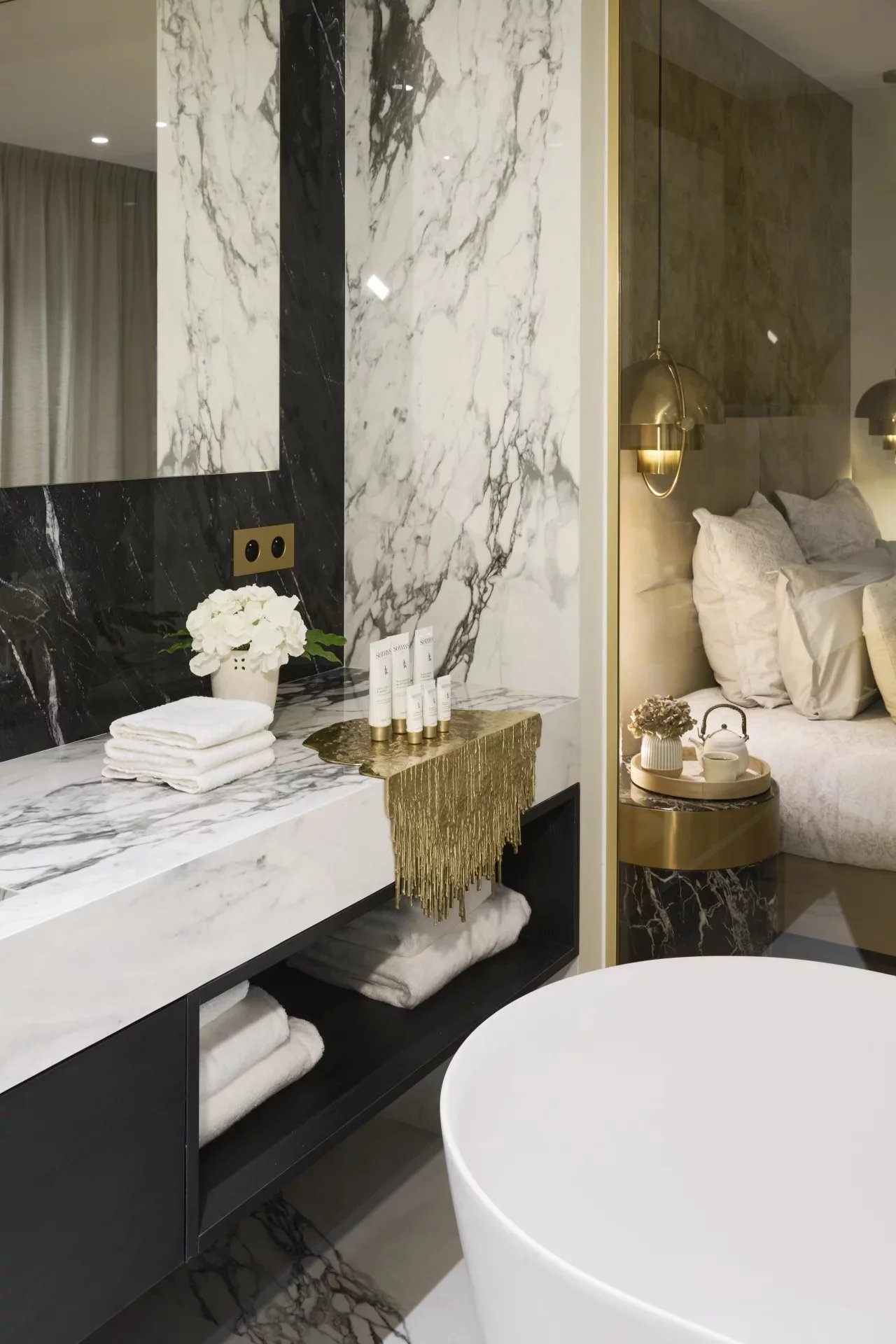 LUXUEUSE VILLA CONTEMPORAINE NEUVE - CAP D'ANTIBES