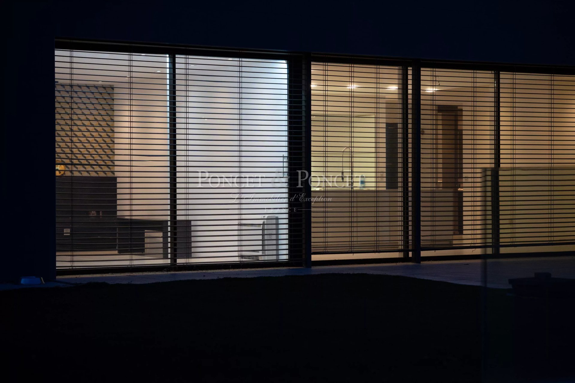 6 Bedroom Villa/Townhouse's Image 23