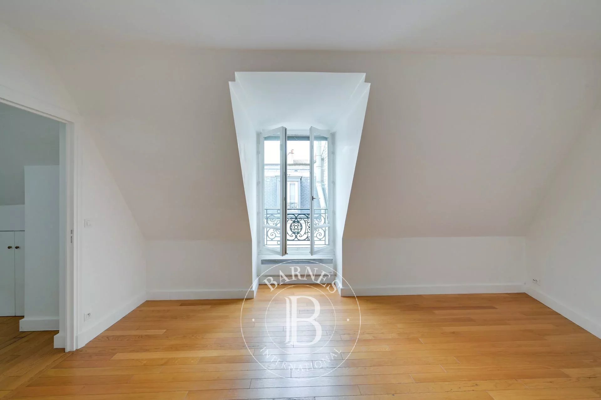 Apartment - Paris 6 - Rue Littré - top floor - unobstructed view - picture 9