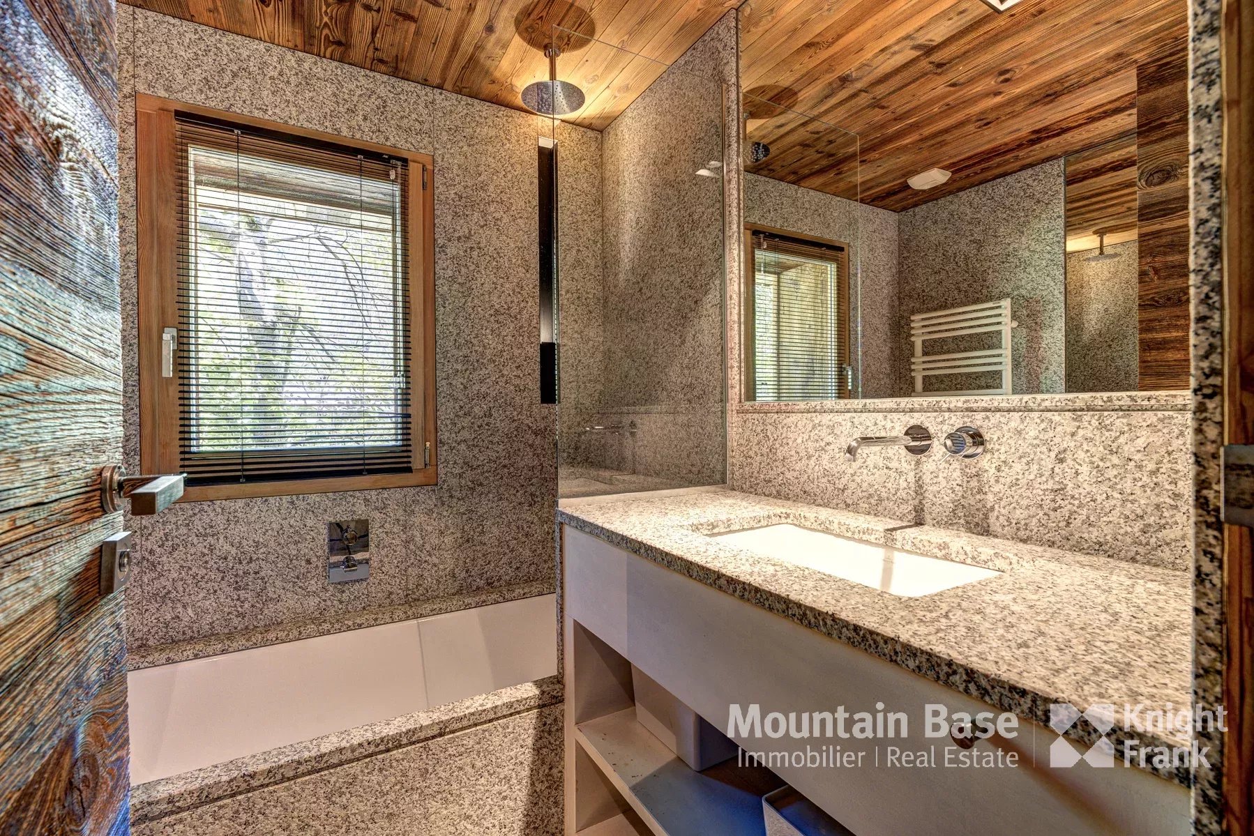 Photo of A newly built 4-bedroom chalet at the foot of Les Planards ski area.