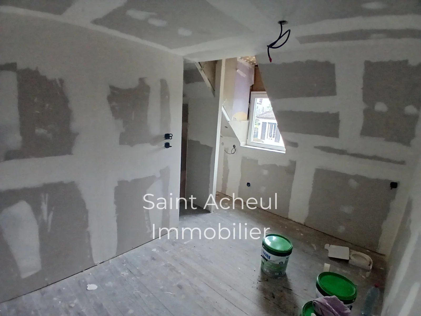 Flixecourt / Maison à rénover avec Cour