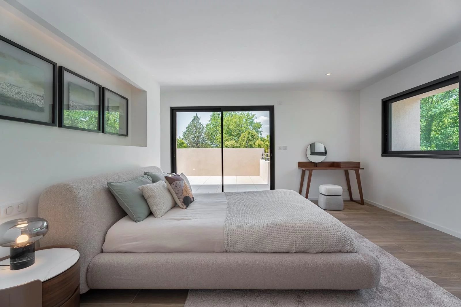 Stunning new built property in the domaine of Terre Blanche - Tourrettes