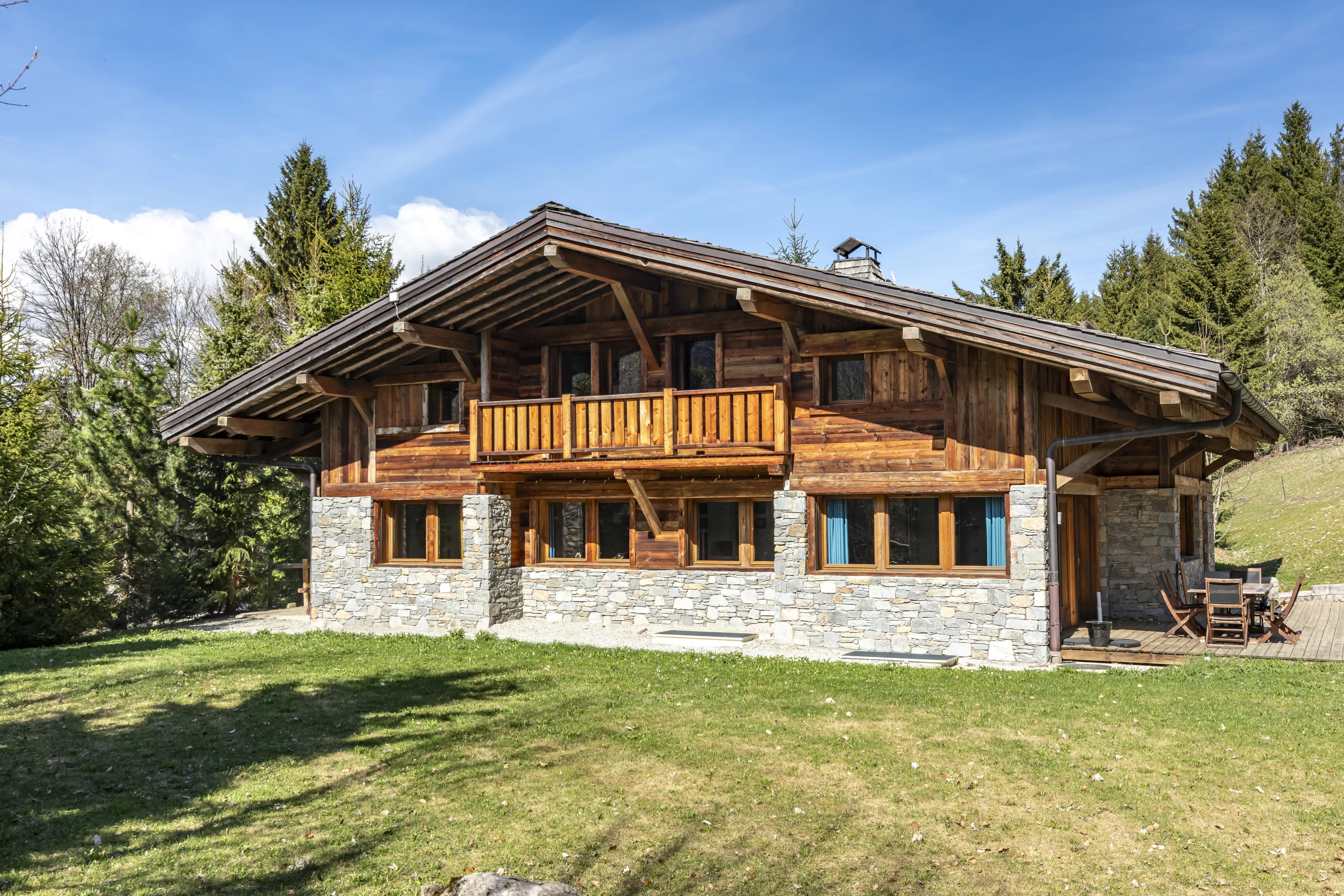 Außergewöhnliches Chalet in idyllischer Naturlage