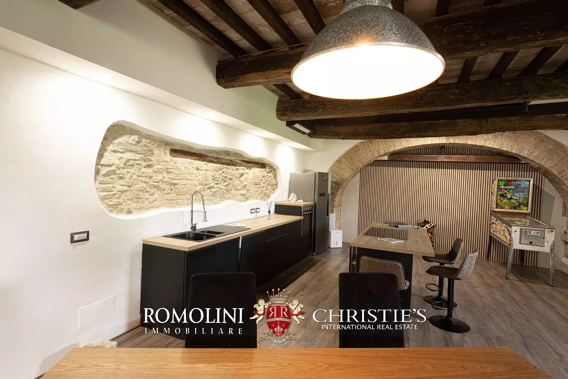 9 Bedroom Villa/Townhouse's Image 69
