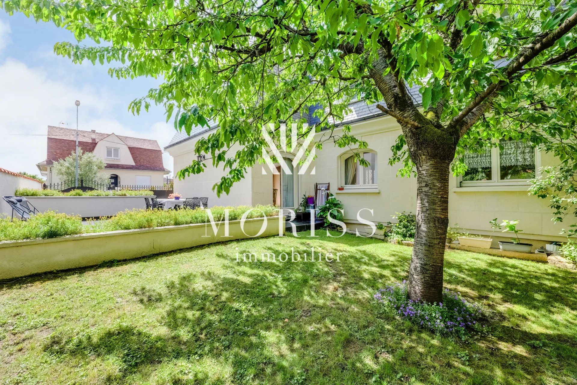 Saint-Maur-des-Fossés Maison de 6 pièces de 259 m2 utiles - Image Array