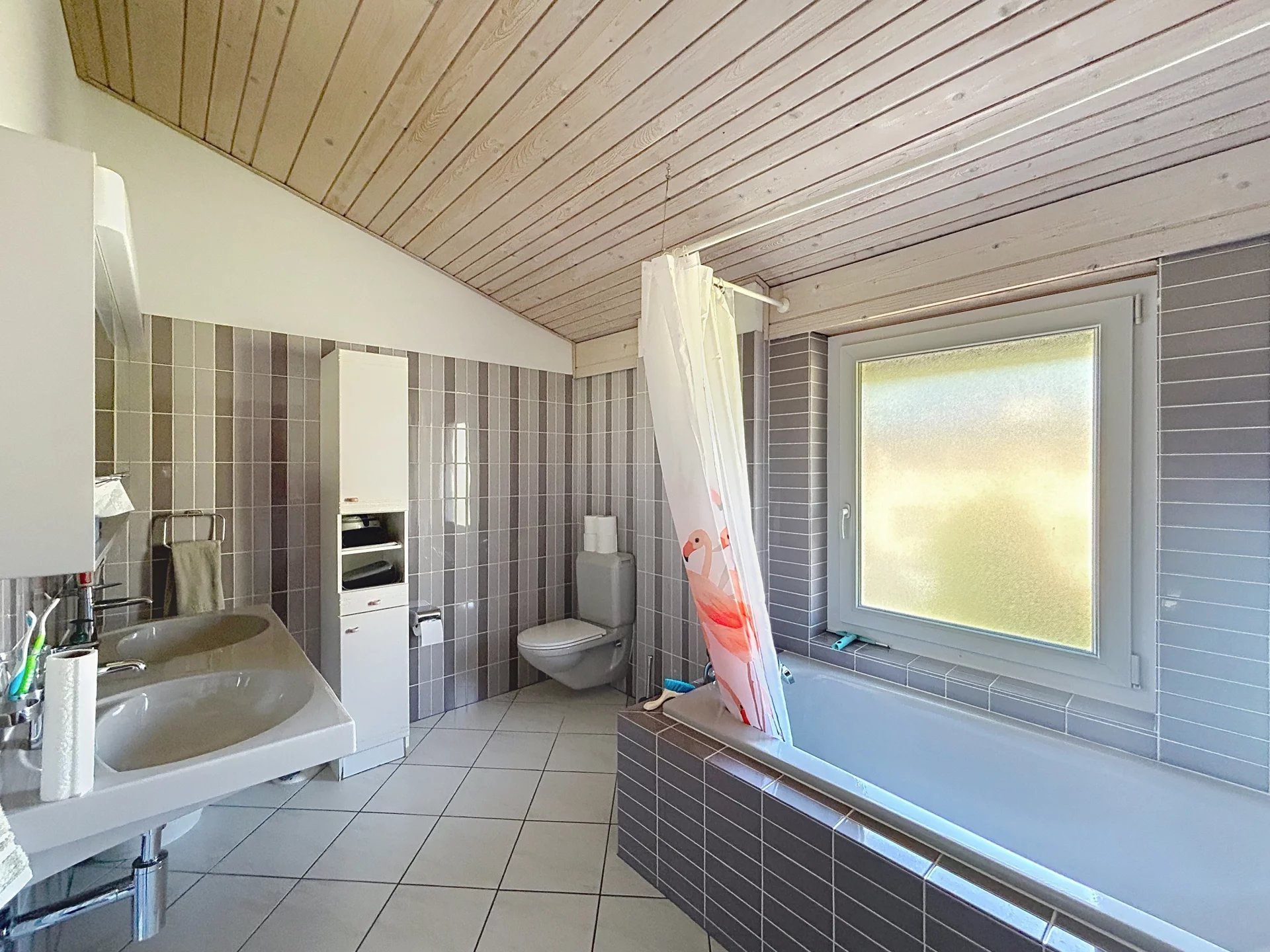 Off Market - Rare à la vente - Maison mitoyenne idéalement située au Landeron