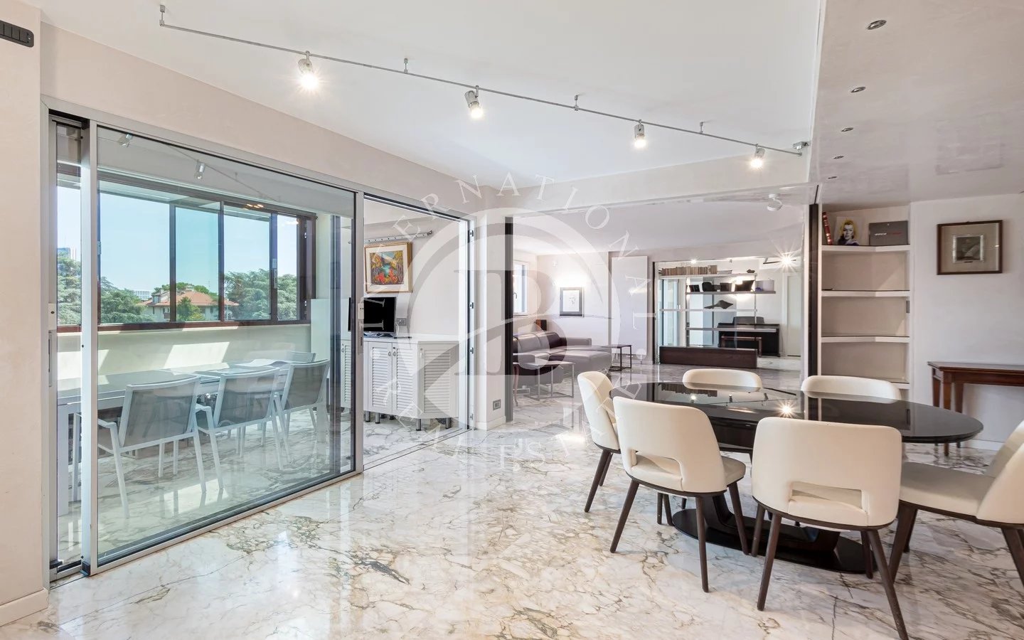 Apartment in Milan - Image 2