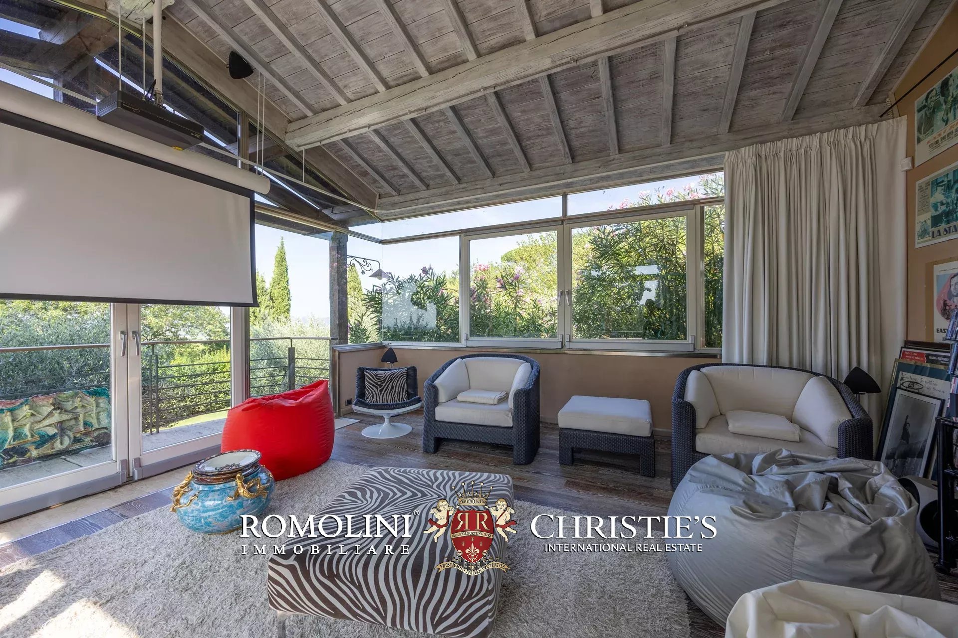4 Bedroom Villa/Townhouse's Image 100