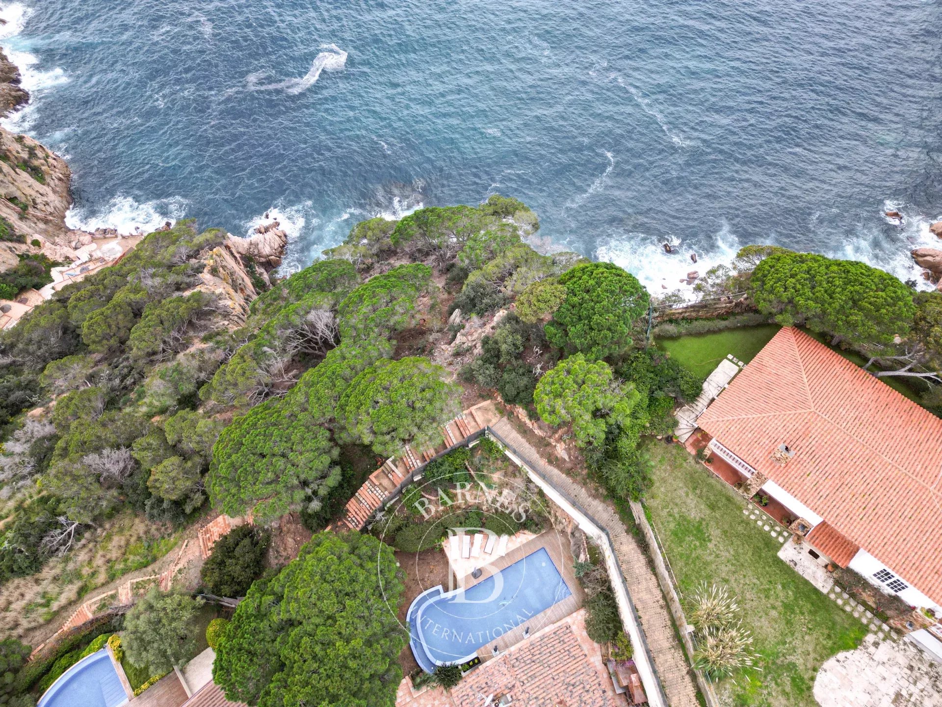 Magnificent villa with sea views in Sant Feliu de Guíxols, Costa Brava - picture 3