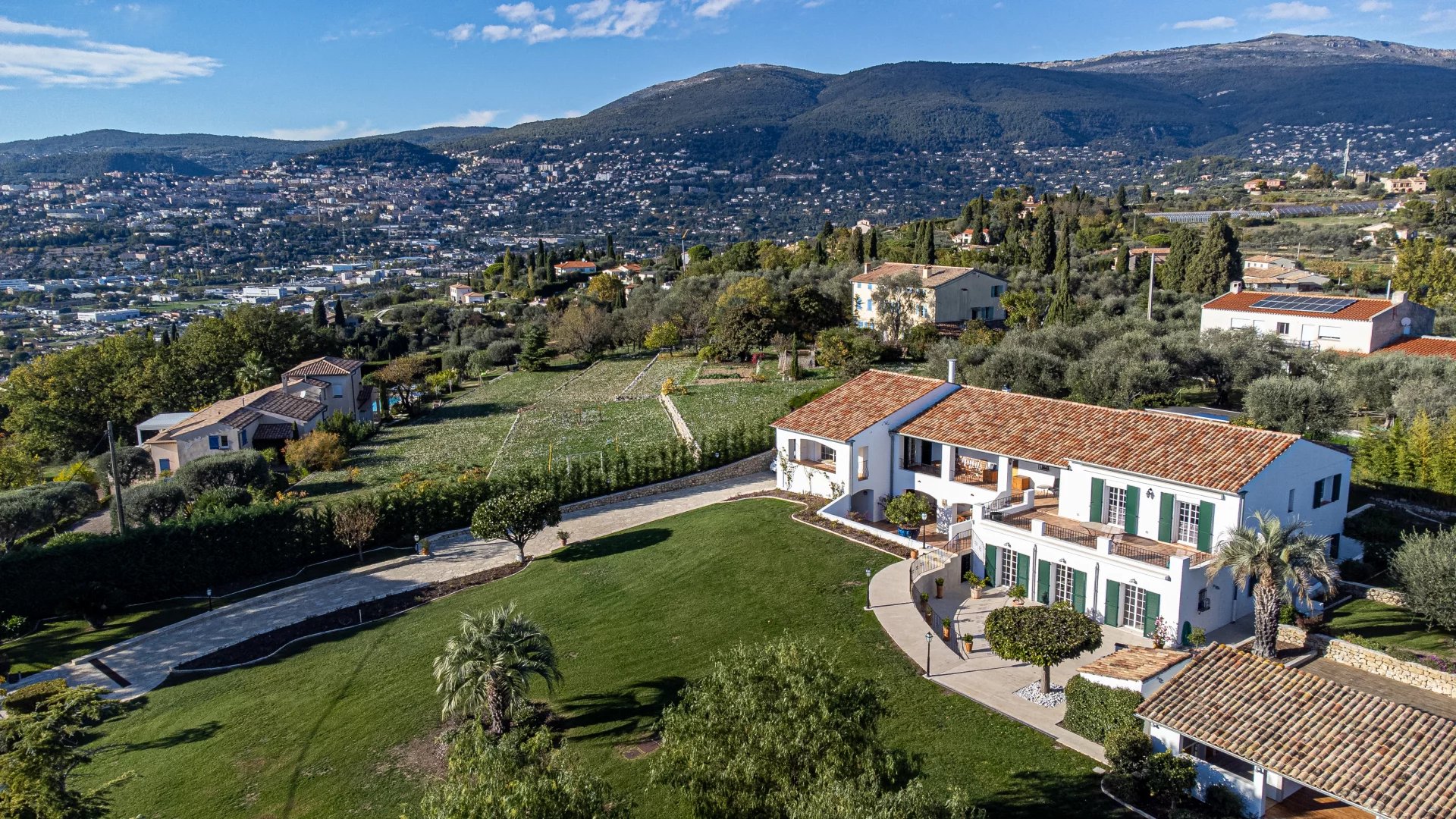 Sale House Valbonne Plascassier