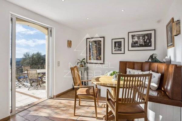 Elegant villa in a dominant position with sea views and olive grove — photo 6