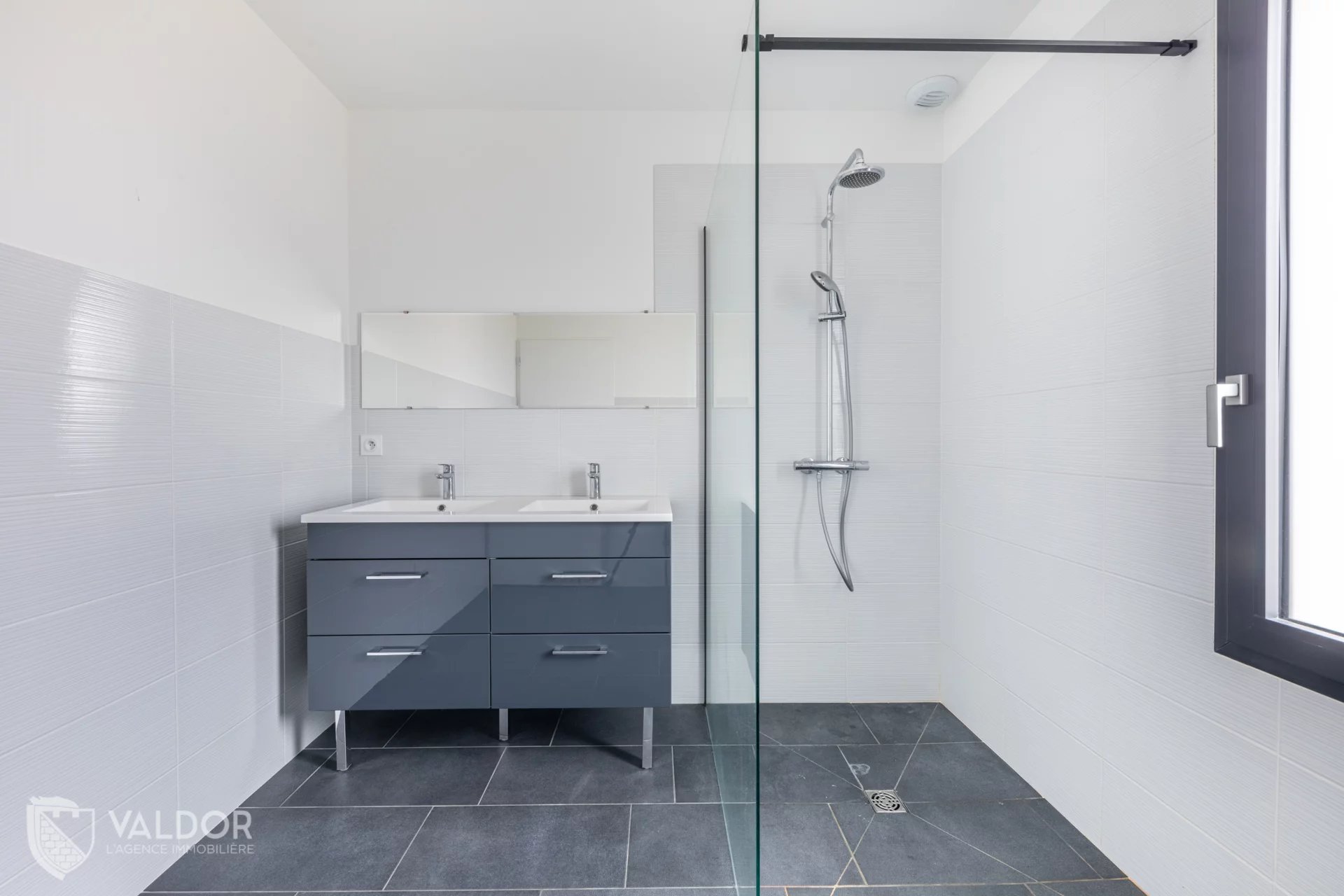 Maison récente de 140 m²  avec 5 chambres