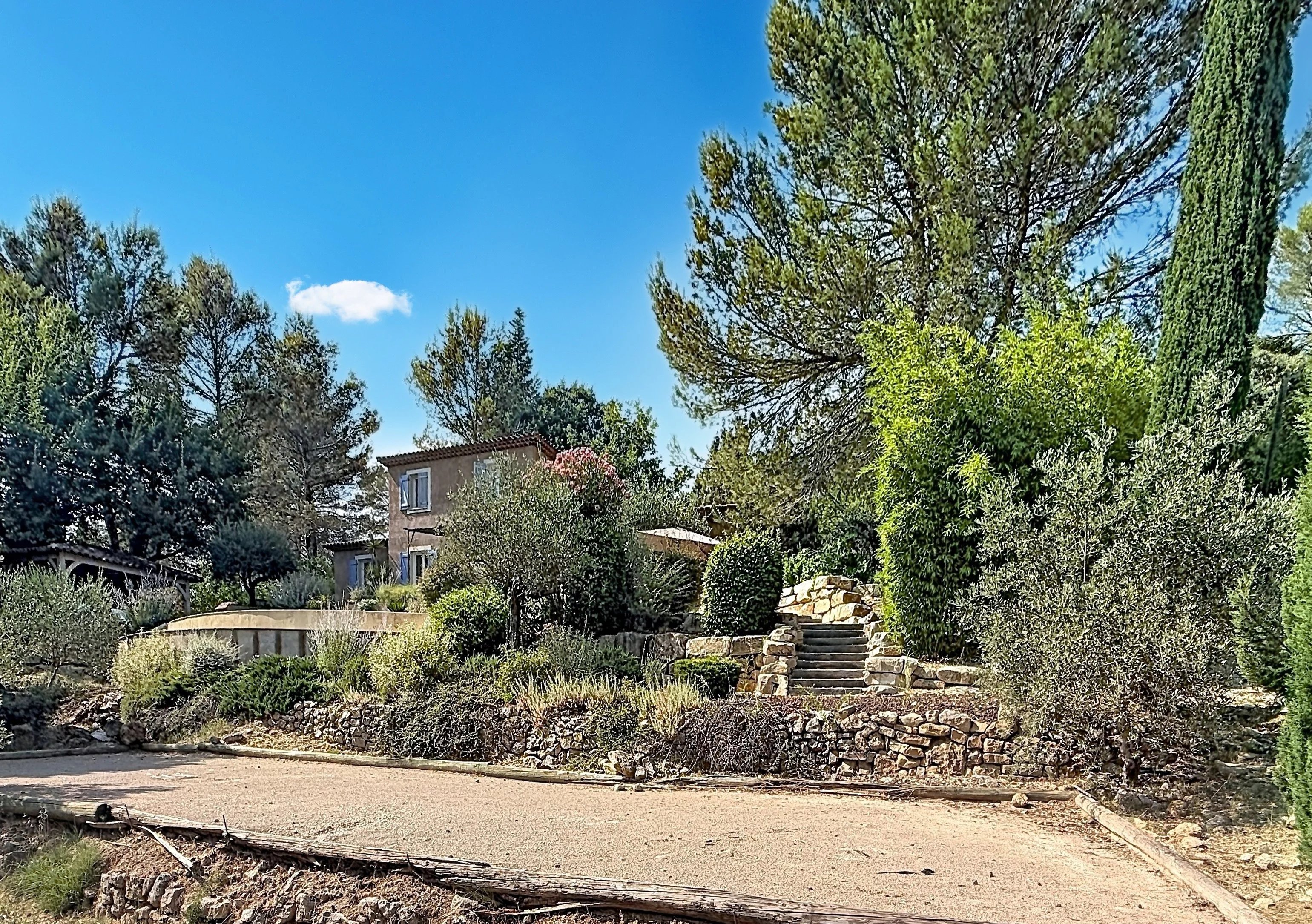 Elegant 4-Bedroom Villa with Pool in Carcès, France