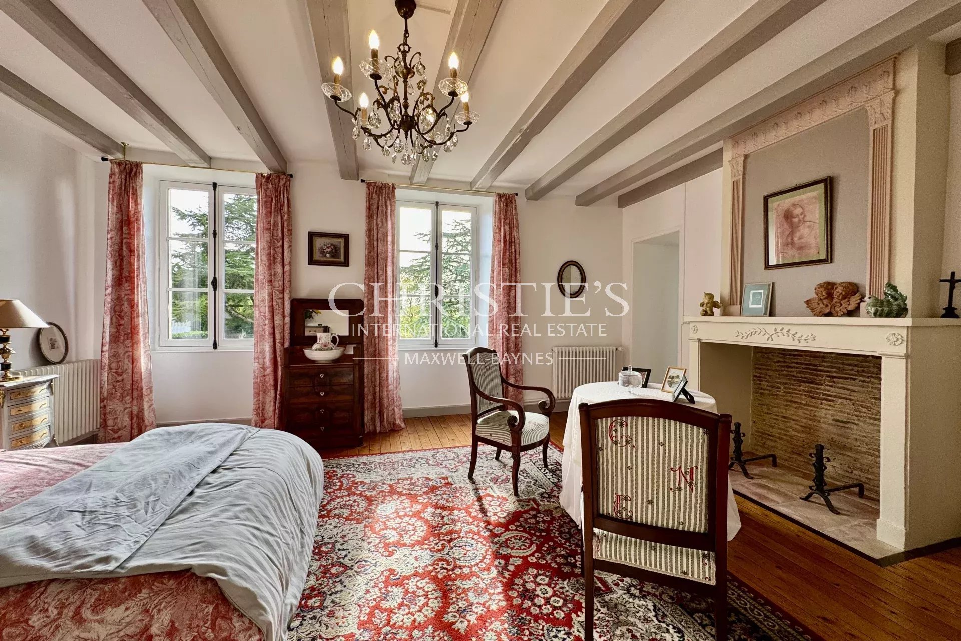 6 Bedroom Villa/Townhouse's Image 21