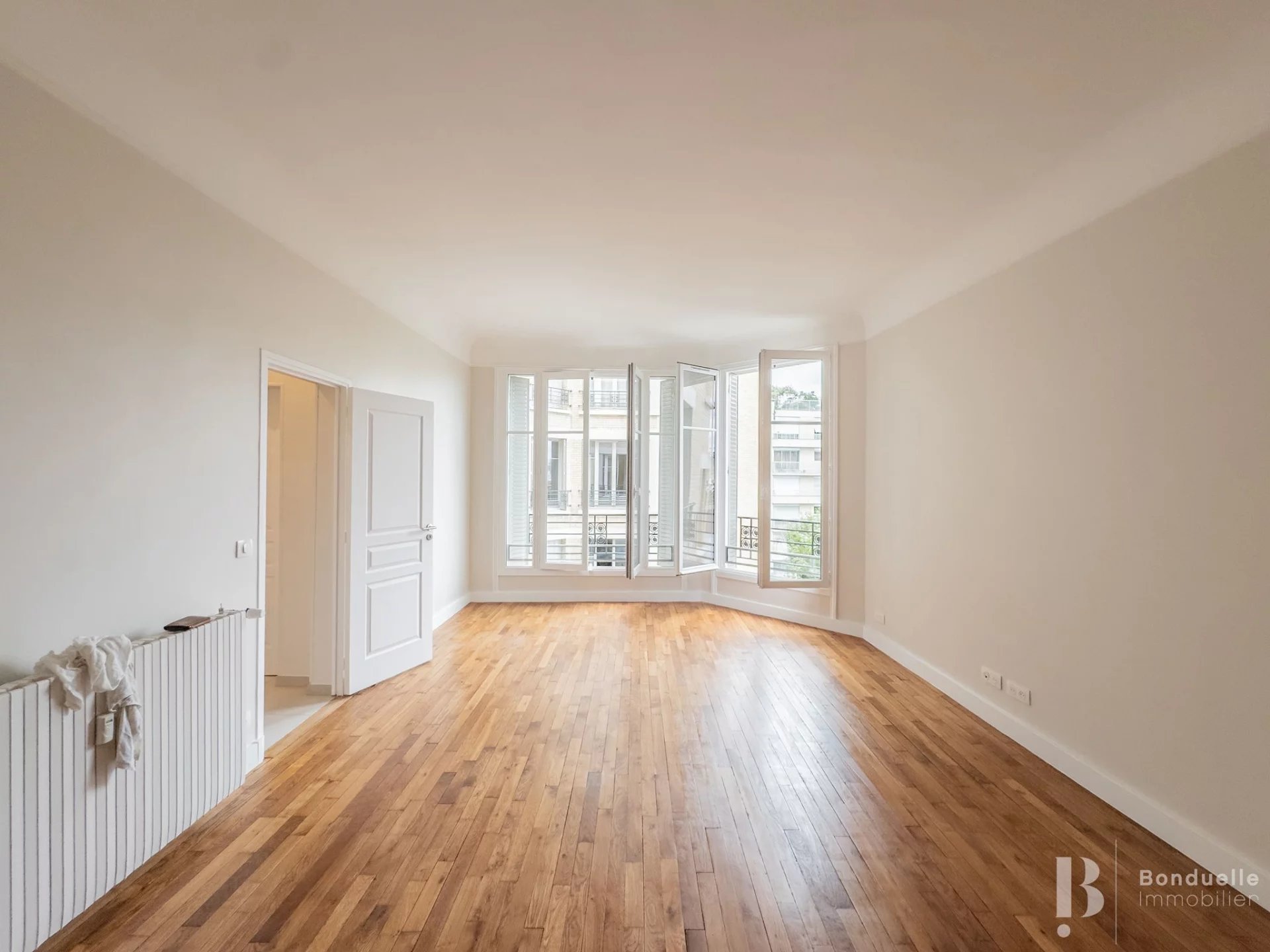 PARIS XVIe - À LOUER VIDE - BEAU 3 PIÈCES DE 74M2 - 2 CHAMBRES - 5EME ETAGE