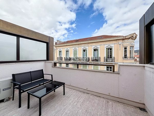 Luxury Renovated Apartment for Sale in Cannes Banane with Terrace — photo 2