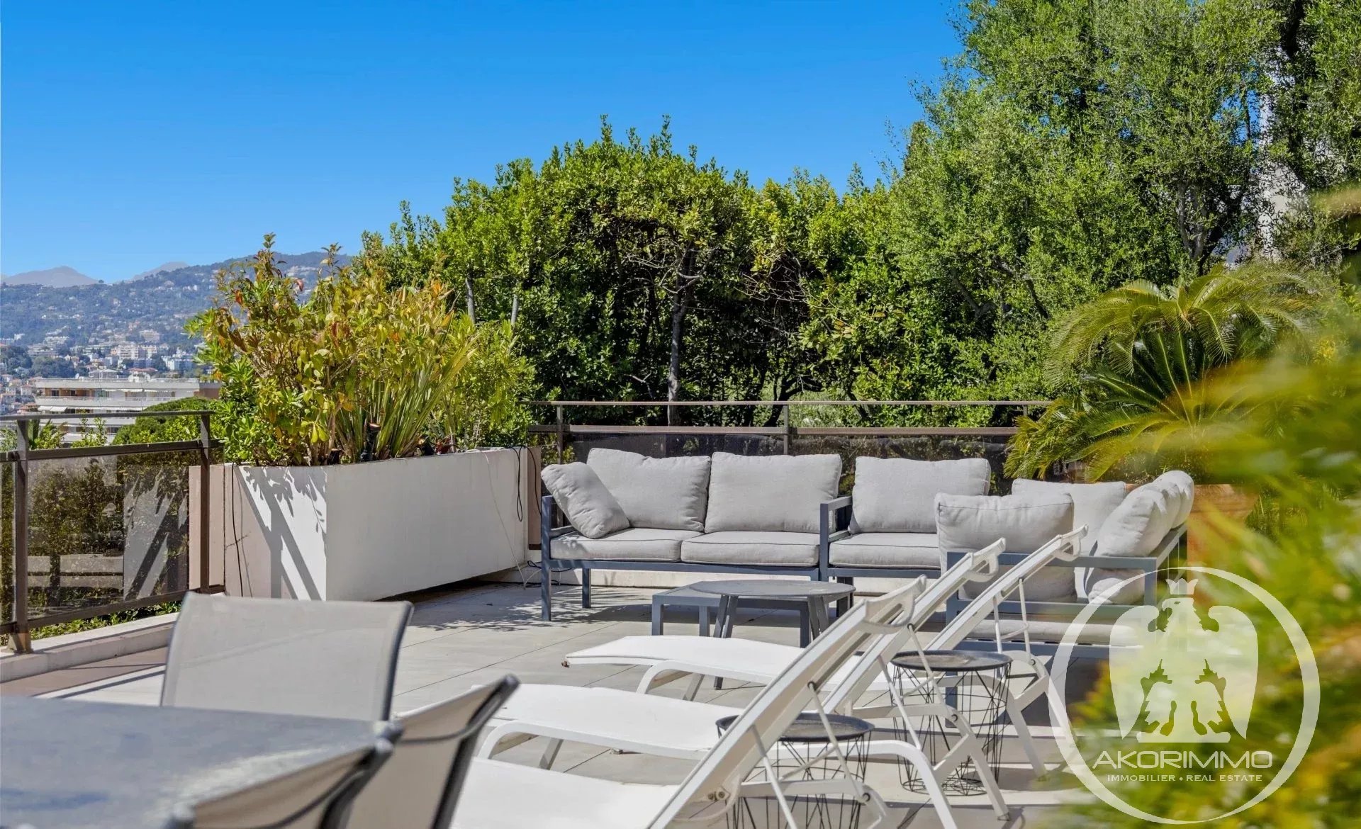 Appartement  - Appartement  - 6 pièces  - 200.12 m² -  2 600 000 € - À vendre