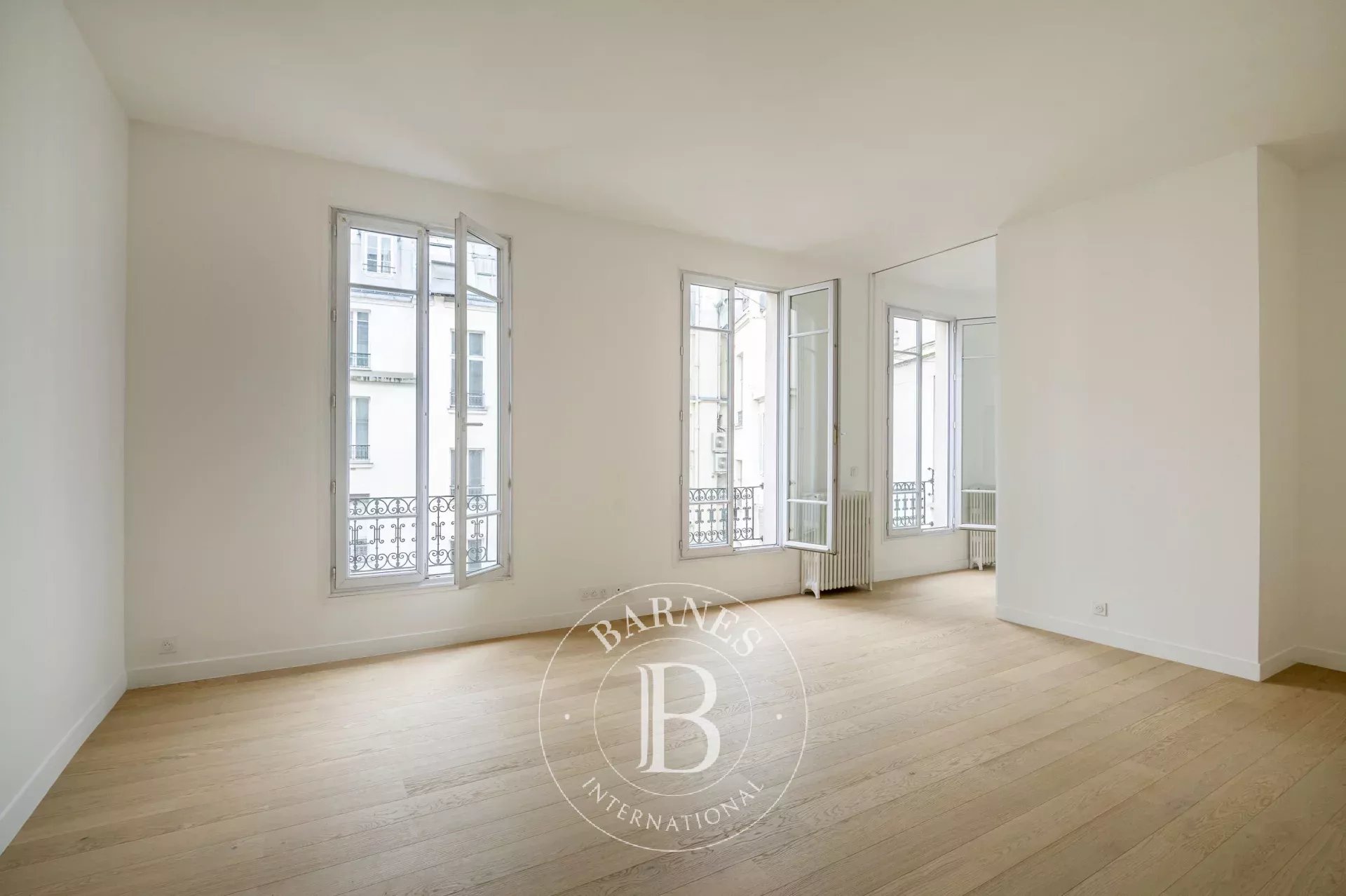 Exclusivity - Paris 8 - Monceau -  2 bedrooms / 2 shower rooms - Fully renovated