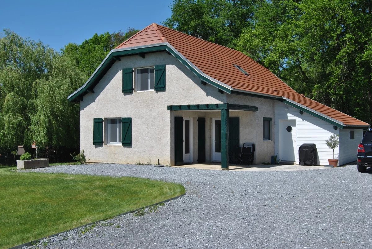 Maison restaurée vue Pyrénées