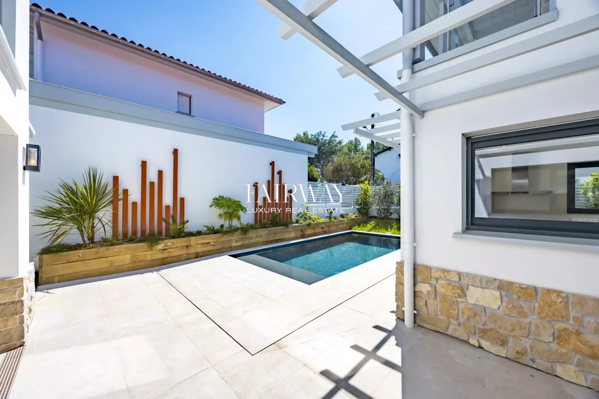 Villa avec piscine dans le quartier St Martin