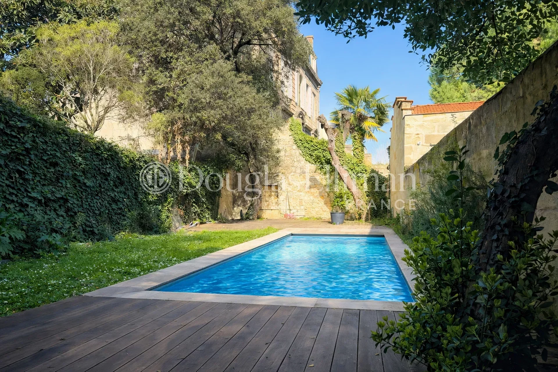 BORDEAUX SAINT SEURIN –  Maison bourgeoise avec jardin, piscine et parking - Image nᵒ2