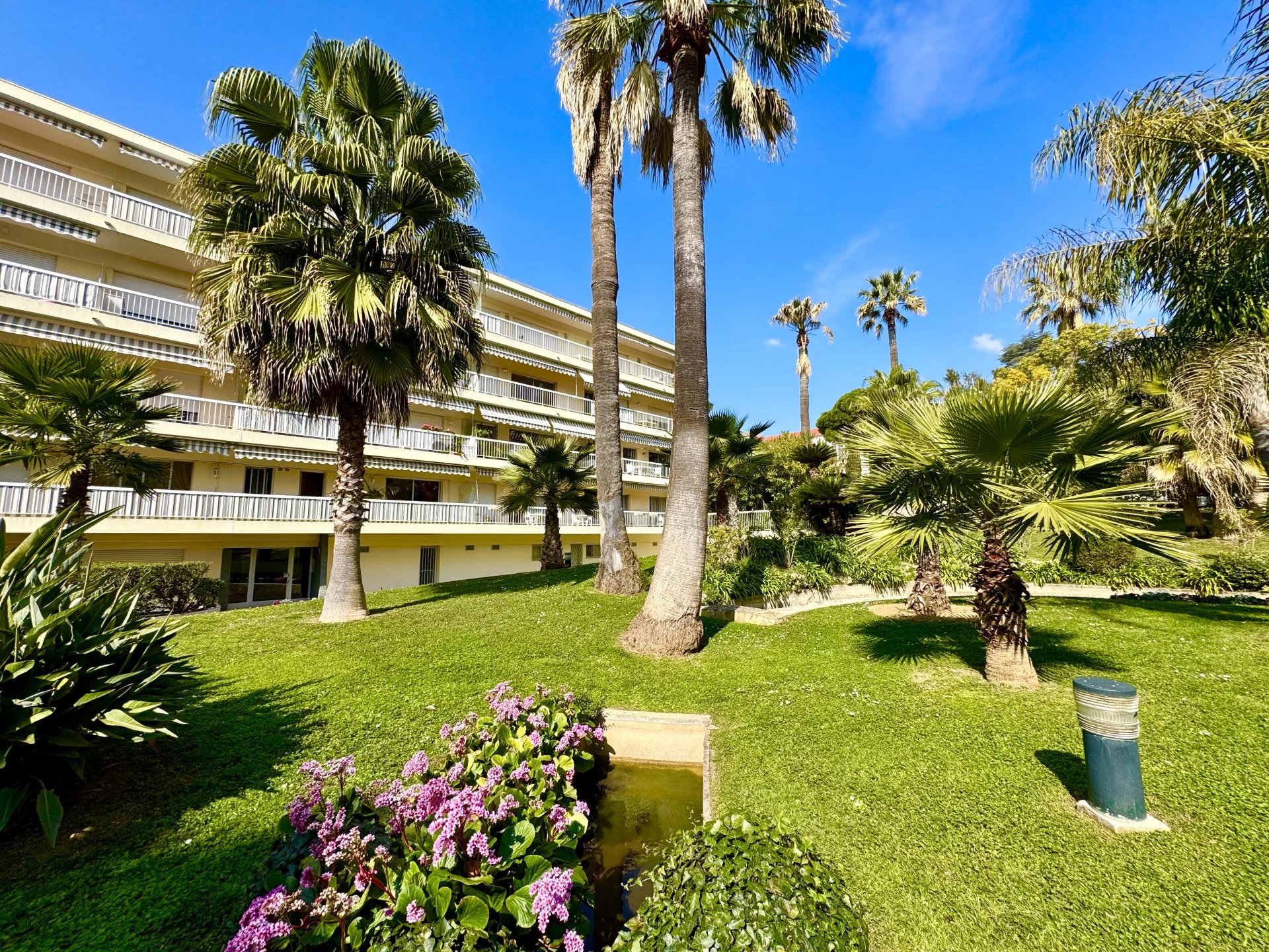 CANNES   FOR SALE APARTMENT 4 rooms