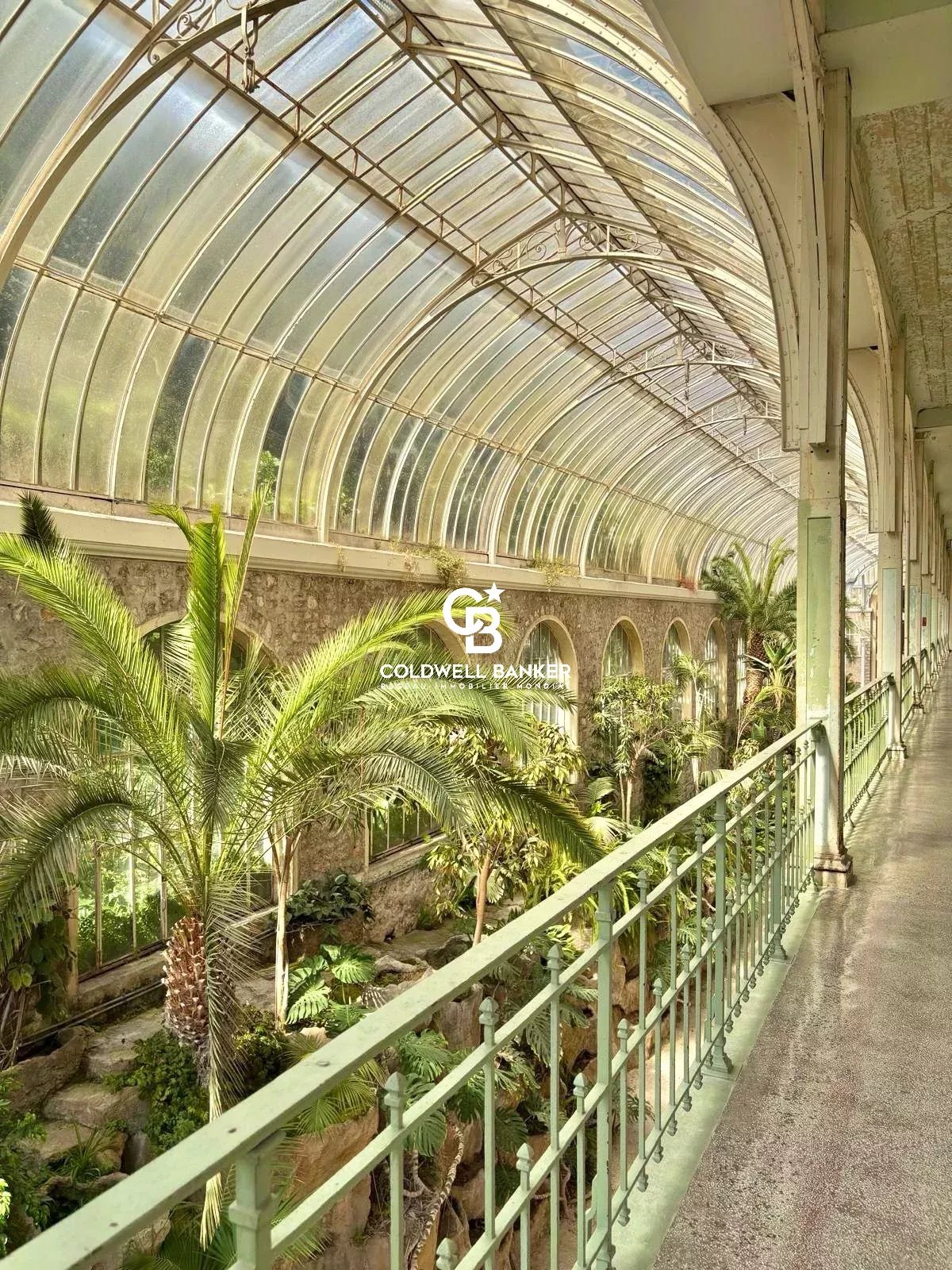 BORDER MONACO / RIVIERA PALACE / SPAZIOSO APPARTAMENTO DI 3 LOCALI CON VISTA PANORAMICA SUL MARE