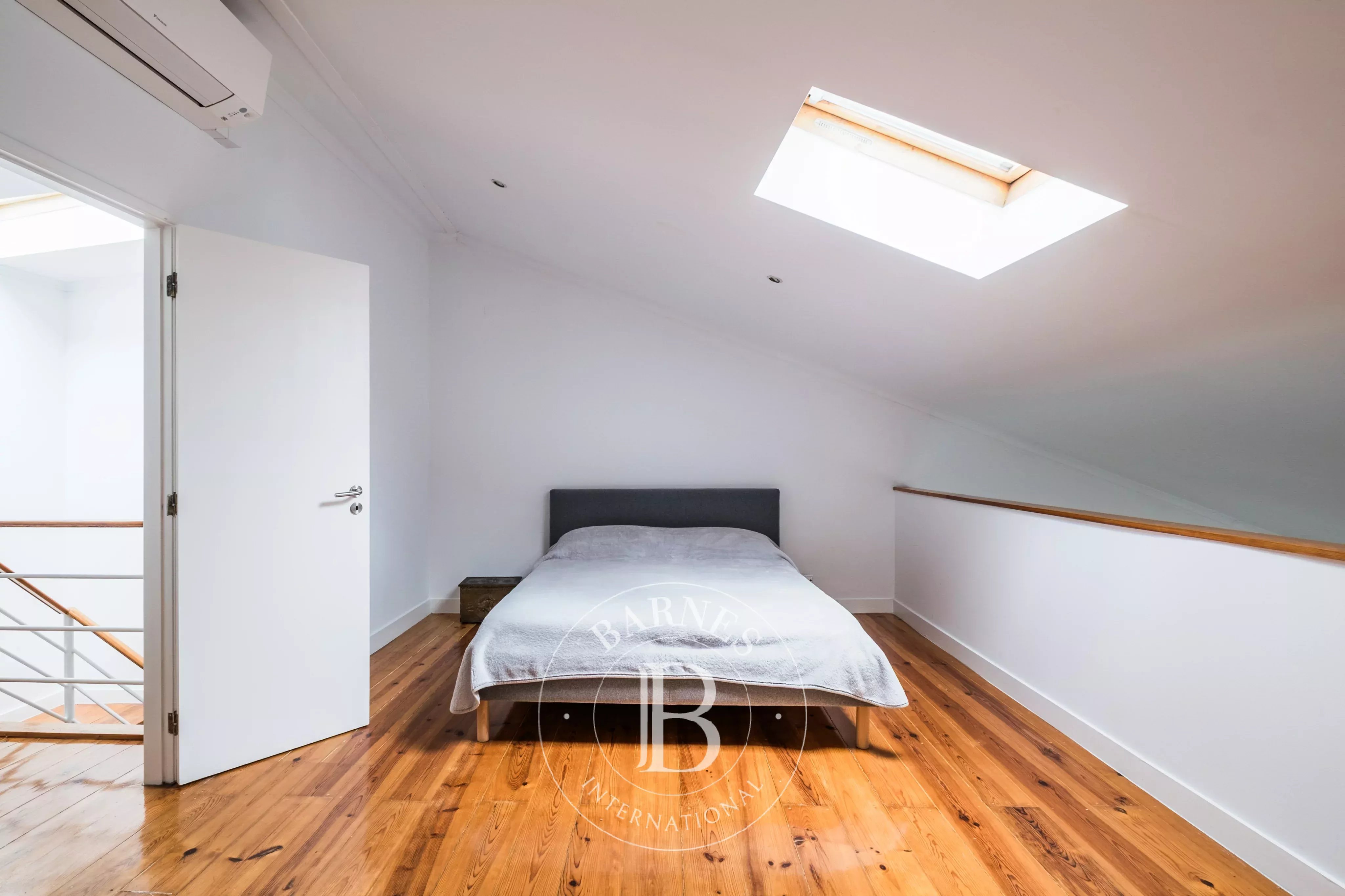 Duplex muito central
