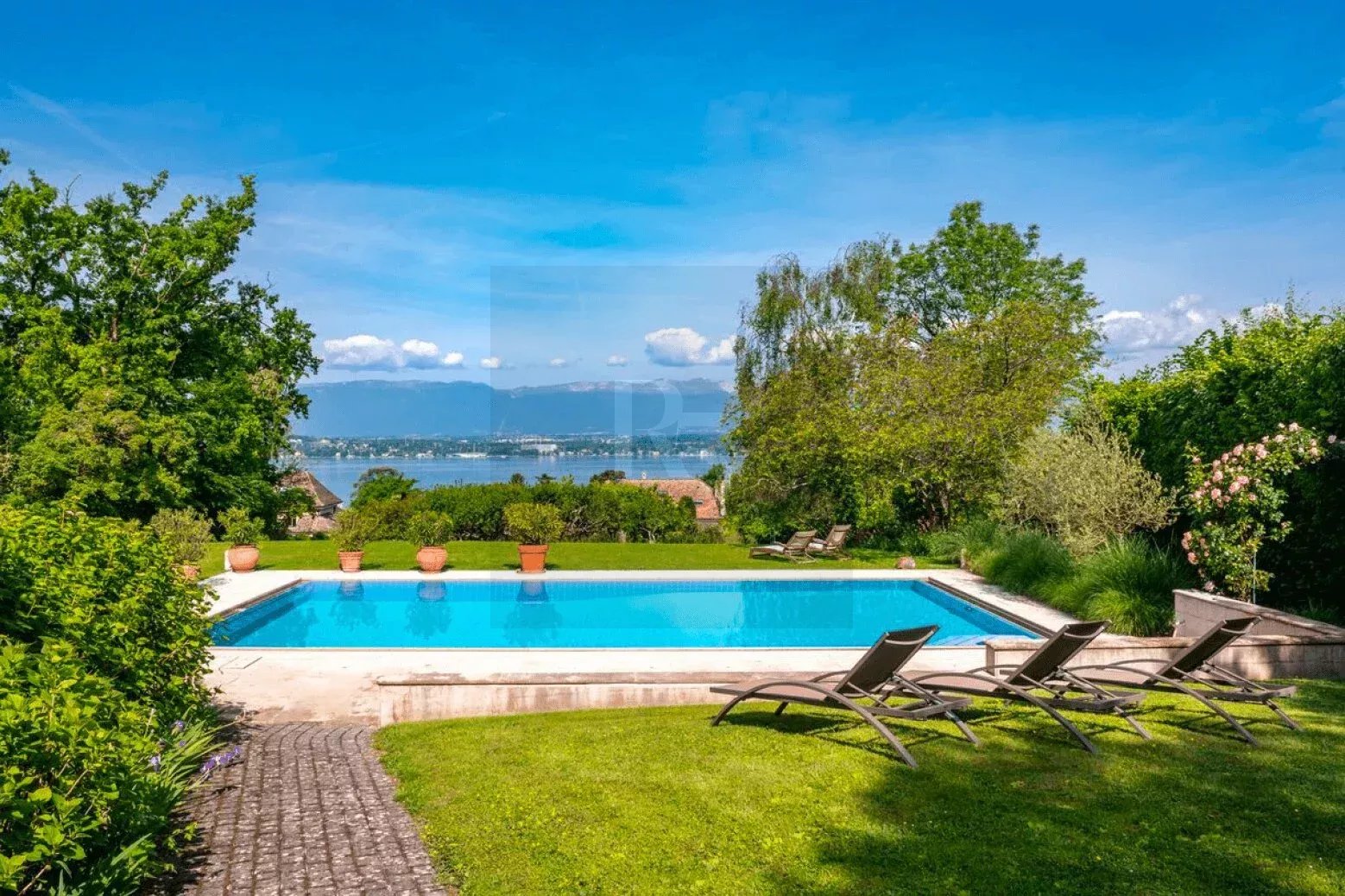 Villa d&rsquo;exception à Cologny avec vue imprenable sur le lac — photo 4
