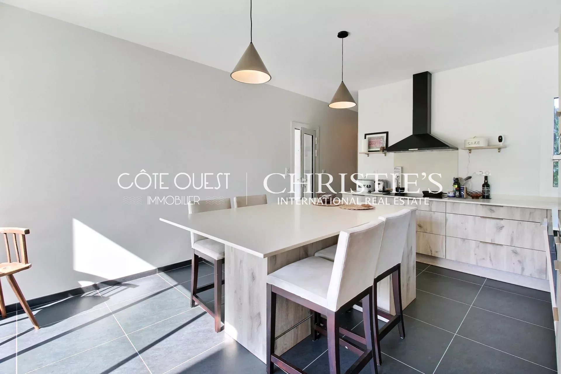 4 Bedroom Villa/Townhouse's Image 6